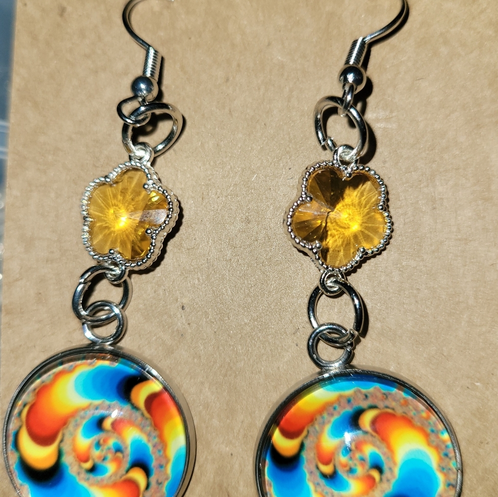 Earrings - Picture 2 of 3